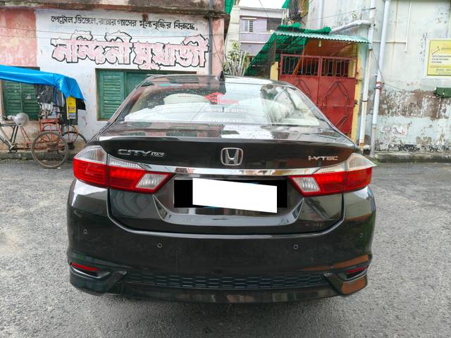 https://images10.gaadi.com/usedcar_image/4591776/original/processed_63b58ca8aab31acdc106c18c50eba06c.jpg?imwidth=6401