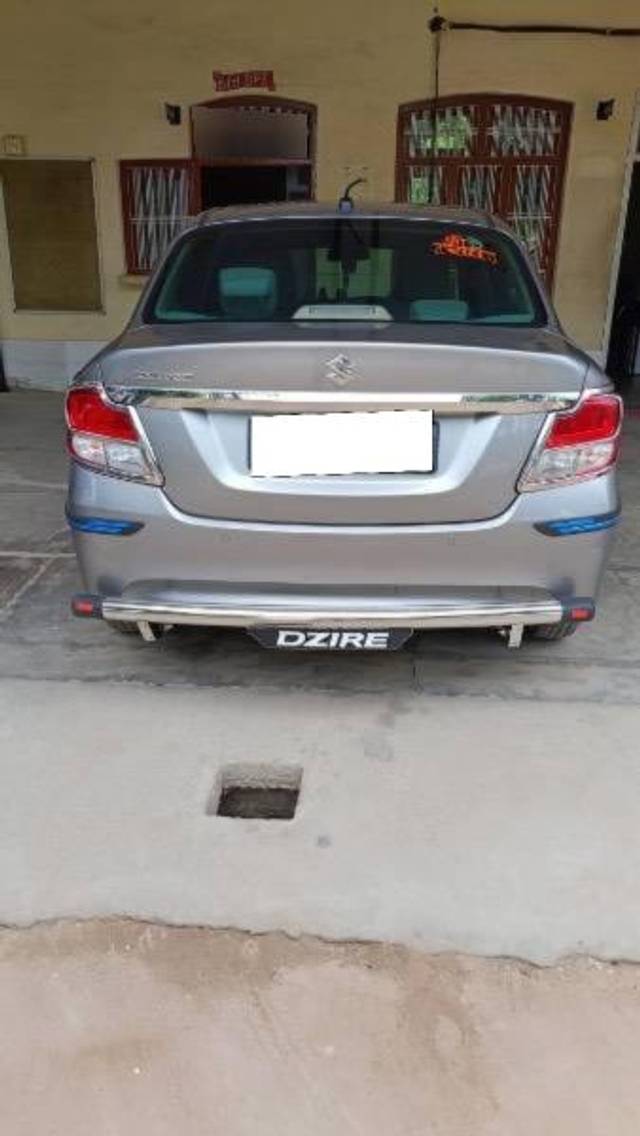https://images10.gaadi.com/usedcar_image/4591777/original/processed_c69de2f1-dfe4-448a-988f-ddb1a837ea09.jpeg?imwidth=6401