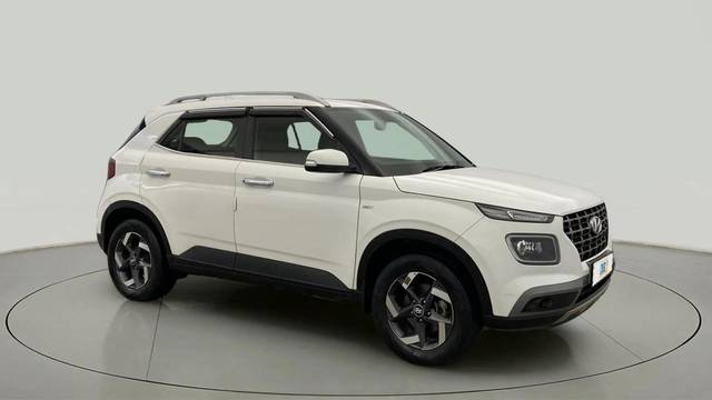 https://images10.gaadi.com/usedcar_image/4591789/original/c2bd217524fd3ec4f81fee26e8058fb8.jpg?imwidth=6400