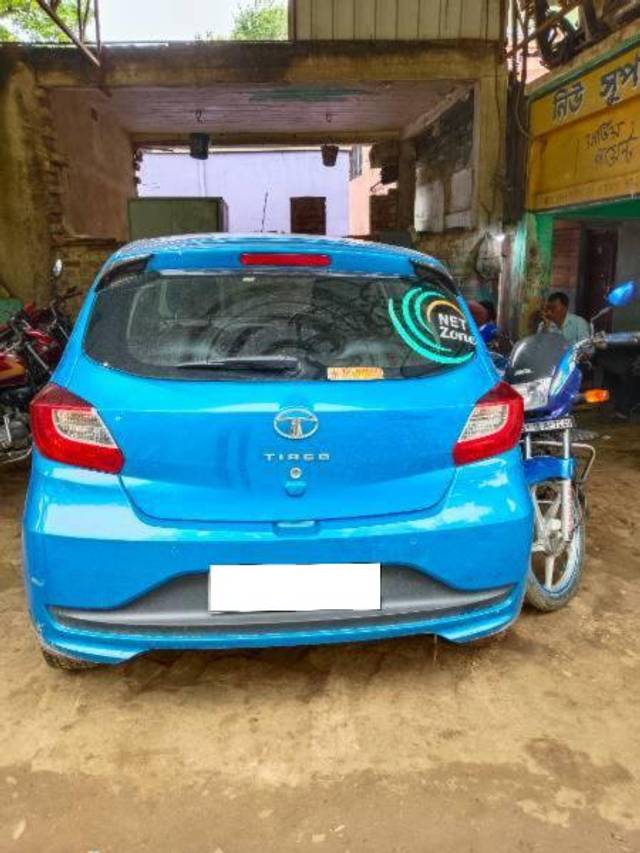 https://images10.gaadi.com/usedcar_image/4591793/original/processed_ba74ac41-13c8-41c1-be46-eccb7e64b0e9.jpg?imwidth=6402