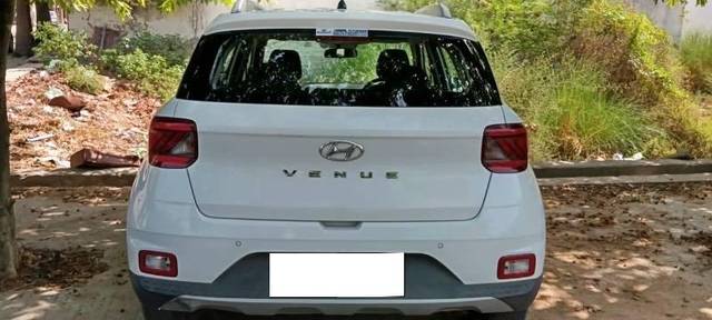 https://images10.gaadi.com/usedcar_image/4591862/original/processed_64f5d1ac-cd69-4397-9bd6-b749d82c97c1.jpeg?imwidth=6401