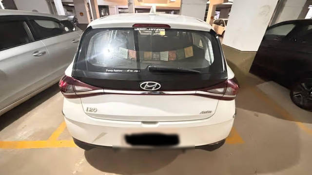 https://images10.gaadi.com/usedcar_image/4591929/original/38785066-9a7b-4be5-85f4-ad589ef18756.png?imwidth=6402
