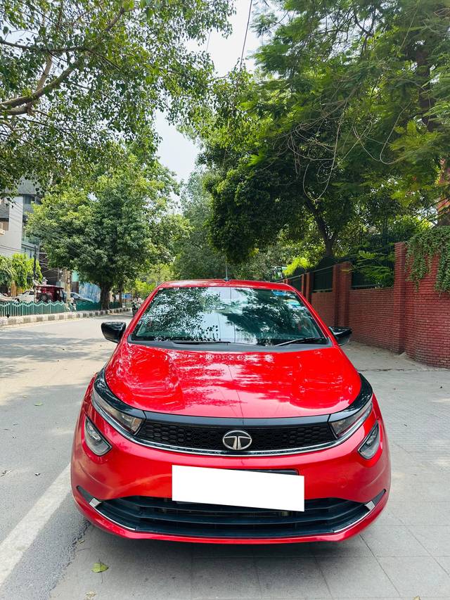 https://images10.gaadi.com/usedcar_image/4591938/original/processed_7553ac0b7f935bb72a9fb433bf4dd723.jpg?imwidth=6400
