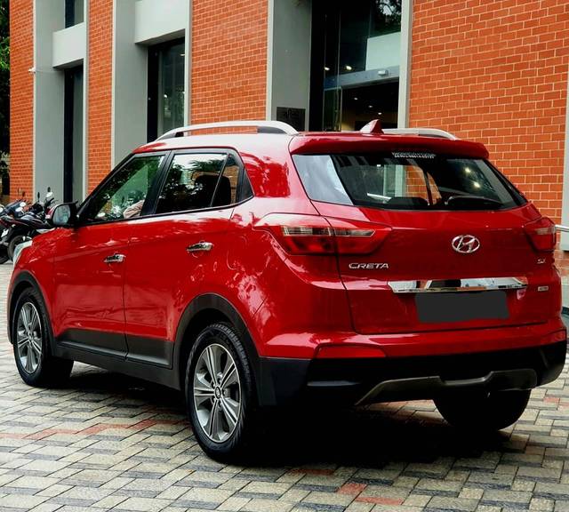 https://images10.gaadi.com/usedcar_image/4591975/original/processed_be68e4c7a3f3e4267b0cc4abccf382a3.jpg?imwidth=6402