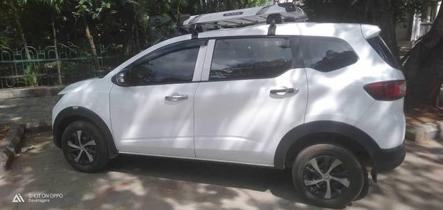 https://images10.gaadi.com/usedcar_image/4591993/original/processed_1d8c1f02-d06e-416a-88b6-cac17b489370.jpg?imwidth=6402