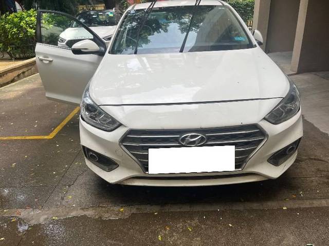https://images10.gaadi.com/usedcar_image/4592086/original/processed_c2795e13-50a4-4905-961f-519eb73a068e.jpeg?imwidth=6402