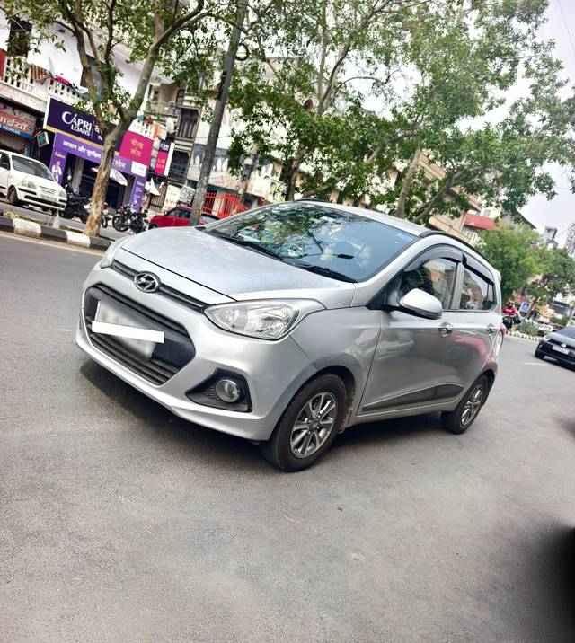 https://images10.gaadi.com/usedcar_image/4592101/original/processed_debccd292e8c53bbac509df2bd03e8cd.jpg?imwidth=6400
