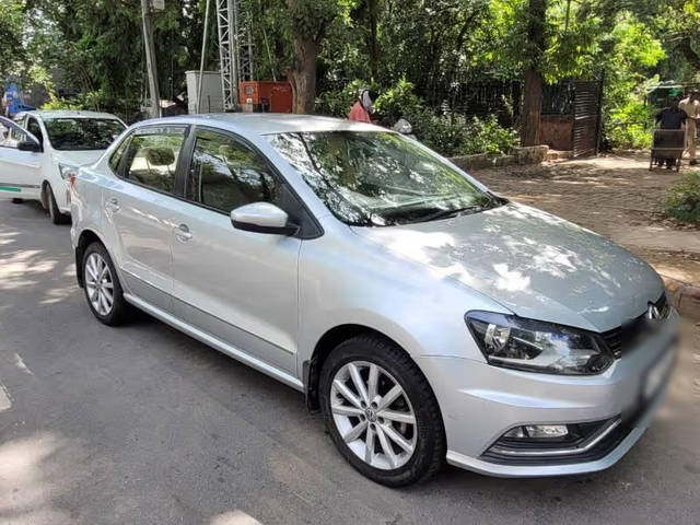https://images10.gaadi.com/usedcar_image/4592104/original/73072420-0848-46b5-a72e-3a5a9c2756a2.png?imwidth=6400