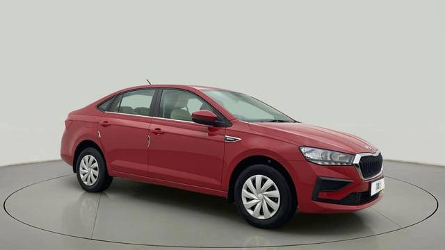 https://images10.gaadi.com/usedcar_image/4592118/original/4134094aa89cf51bcd953ba73eae34d9.jpg?imwidth=6400