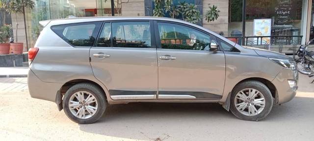https://images10.gaadi.com/usedcar_image/4592170/original/processed_40bda2c4-f936-4056-a1d2-5d7806bad85c.jpeg?imwidth=6401