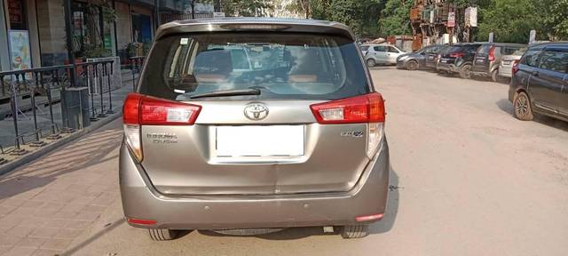 https://images10.gaadi.com/usedcar_image/4592170/original/processed_422134ec-74aa-4279-8854-0d0dbff2fe8f.jpeg?imwidth=6402