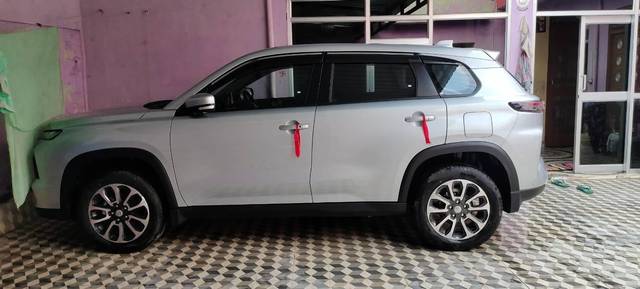 https://images10.gaadi.com/usedcar_image/4592173/original/processed_a081176d-e29c-442a-b6c2-c4be7b3cfa0d.jpg?imwidth=6401