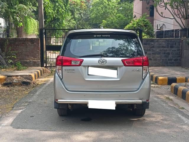 https://images10.gaadi.com/usedcar_image/4592216/original/processed_9caa23b4645f4175f11eef9da7d02a04.jpg?imwidth=6401