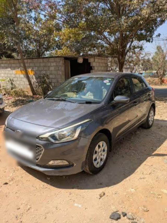 https://images10.gaadi.com/usedcar_image/4592222/original/605962a8-b2ee-4d5e-bb0c-1e9683b295fc.png?imwidth=6400