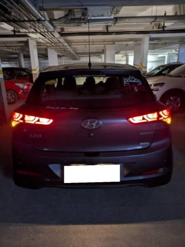 https://images10.gaadi.com/usedcar_image/4592222/original/processed_a82c1ffc-c859-4f9c-80a9-7d9b20be66b4.jpeg?imwidth=6401