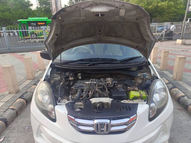 https://images10.gaadi.com/usedcar_image/4592224/original/0b25261471c69c4c19b576597efbc4d3.jpg?imwidth=6402