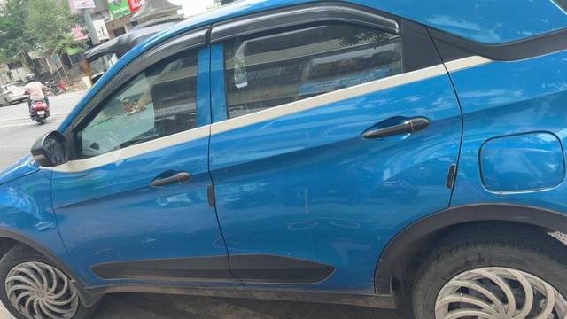 https://images10.gaadi.com/usedcar_image/4592254/original/processed_98fbf324-7b20-4414-9f89-1c7f7b719455.jpg?imwidth=6402