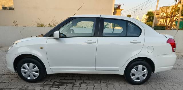 https://images10.gaadi.com/usedcar_image/4592275/original/11ae517e482a06f8ec194d8900e82fc0.jpg?imwidth=6402