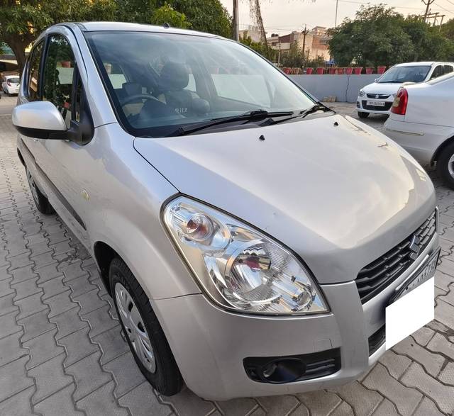https://images10.gaadi.com/usedcar_image/4592279/original/processed_846f8e13a090f7d52c74aa7df7229827.jpg?imwidth=6401