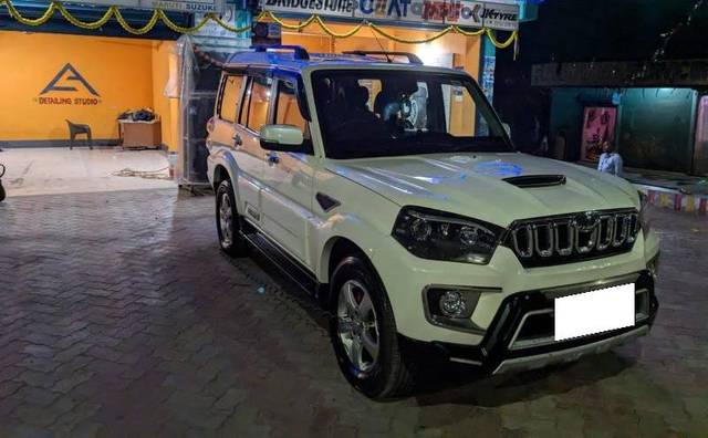 https://images10.gaadi.com/usedcar_image/4592280/original/processed_c22b4243-933e-4b39-810f-1020715339a3.jpg?imwidth=6400