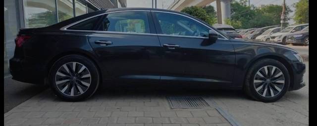 https://images10.gaadi.com/usedcar_image/4592281/original/processed_c42211363f05d35bf186428efedc48a3.jpg?imwidth=6401