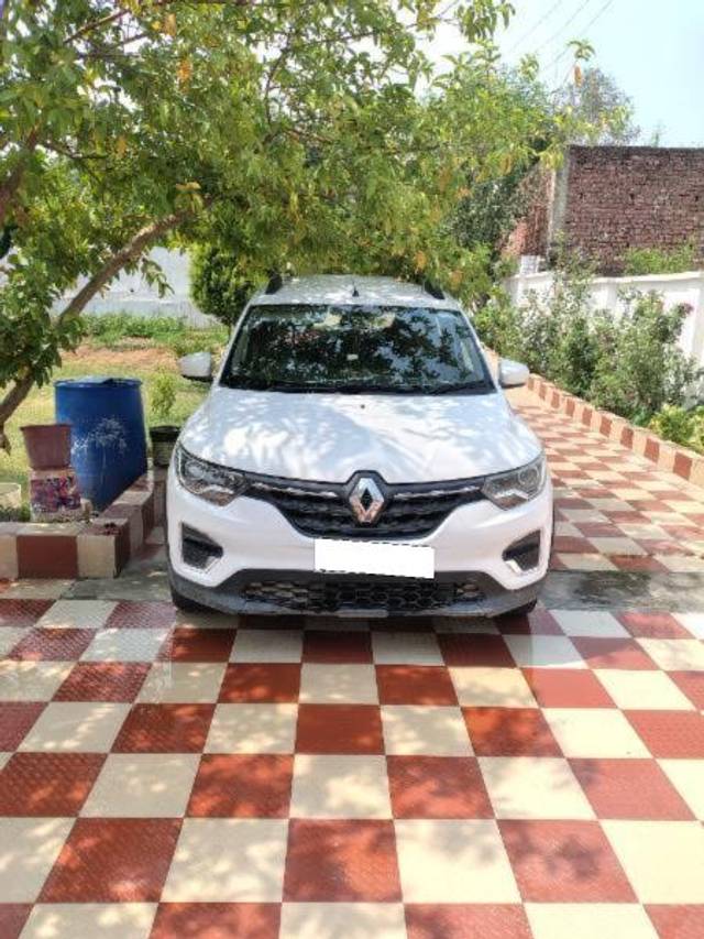 https://images10.gaadi.com/usedcar_image/4592282/original/processed_23e97a4e-6658-4f23-ac92-fbf37df696d0.jpg?imwidth=6400