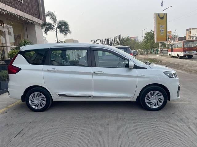 https://images10.gaadi.com/usedcar_image/4592290/original/processed_87ed2bf8e4229c2483de3e078700fe0d.jpg?imwidth=6401