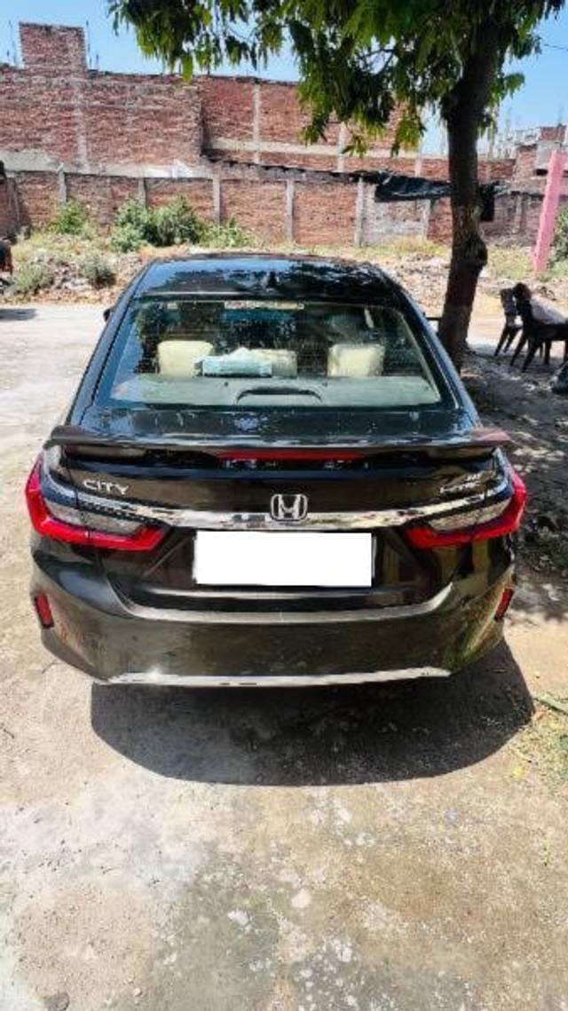https://images10.gaadi.com/usedcar_image/4592293/original/processed_6dc8eceb-bdf1-404a-bb01-2cf32c179f8d.jpg?imwidth=6402