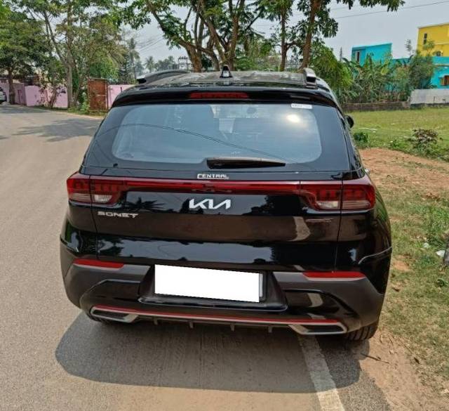 https://images10.gaadi.com/usedcar_image/4592304/original/processed_ed6925e7-1888-449c-ad8f-9a0c399b3906.jpg?imwidth=6401
