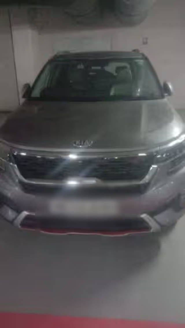https://images10.gaadi.com/usedcar_image/4592306/original/cdf96e91-700a-46df-95cf-fdbd0c7454b1.png?imwidth=6402