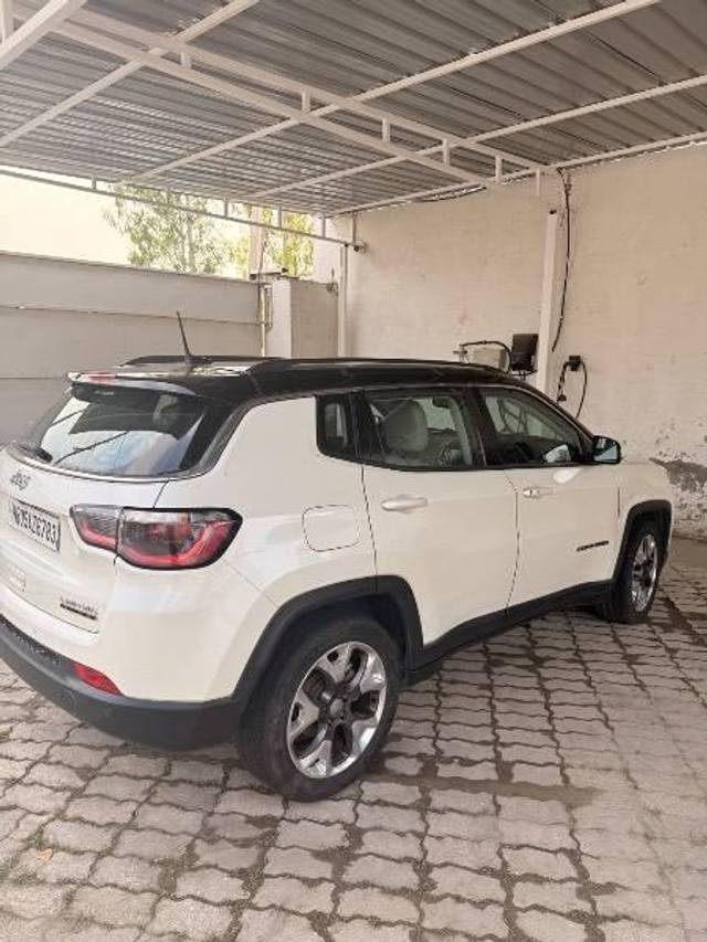 https://images10.gaadi.com/usedcar_image/4592307/original/processed_6b77689d-d15f-4af7-88ab-fc350dfb1a98.jpeg?imwidth=6401