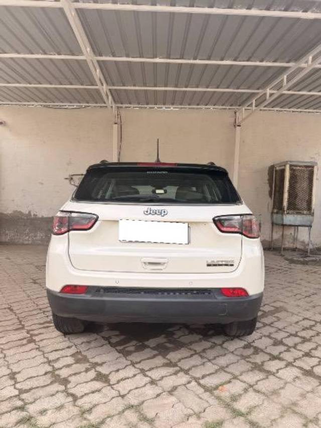 https://images10.gaadi.com/usedcar_image/4592307/original/processed_d0a3c960-a095-4f1b-903c-1f4538cd5600.jpeg?imwidth=6402