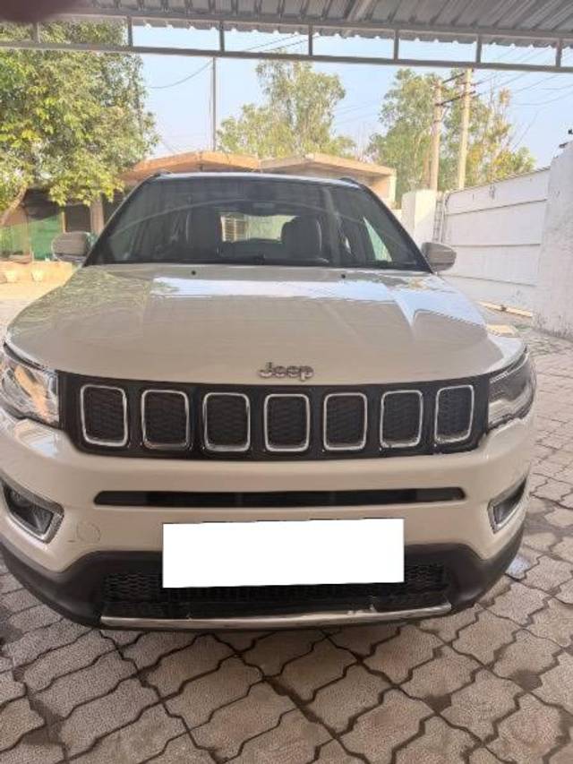 https://images10.gaadi.com/usedcar_image/4592307/original/processed_e6c65e90-1bac-458e-9685-a2bb27c46213.jpeg?imwidth=6400