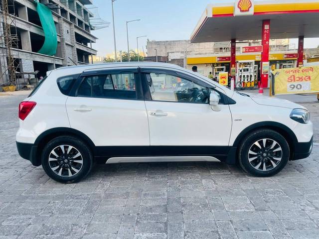 https://images10.gaadi.com/usedcar_image/4592312/original/processed_82464eb1325c37e7494f4567c7e00227.jpg?imwidth=6401