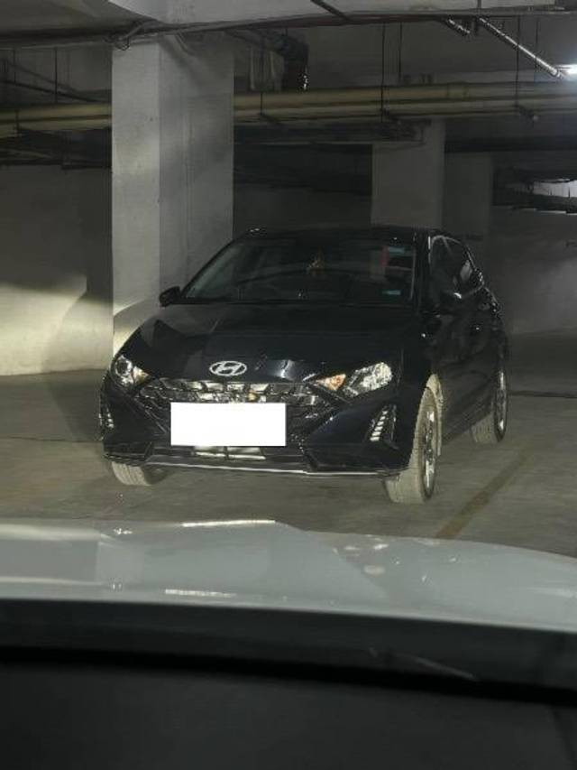 https://images10.gaadi.com/usedcar_image/4592315/original/processed_863da5c0-f5d6-4e18-95e6-8340592edd5f.jpeg?imwidth=6402
