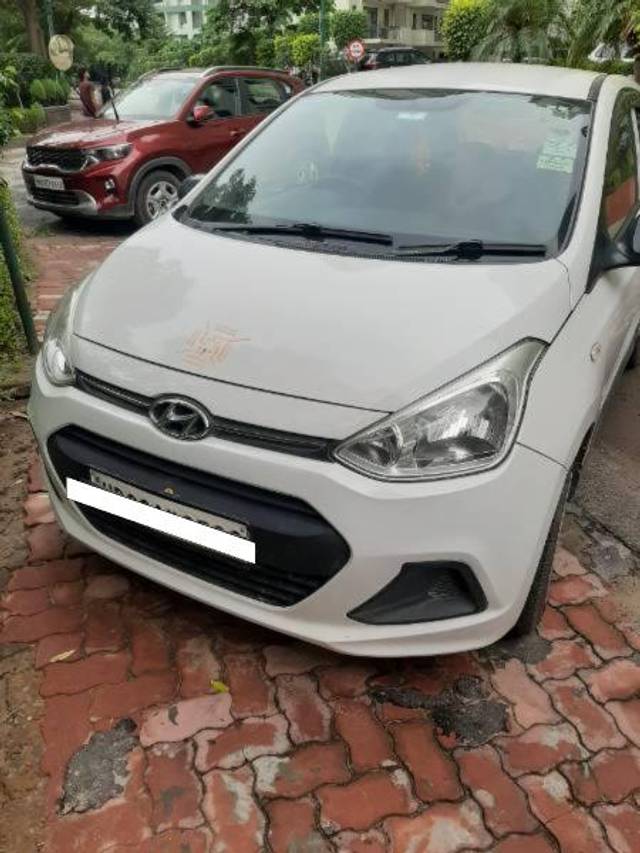 https://images10.gaadi.com/usedcar_image/4592317/original/processed_316f9458-e0e0-465e-9e62-1e7886faefe1.jpg?imwidth=6401