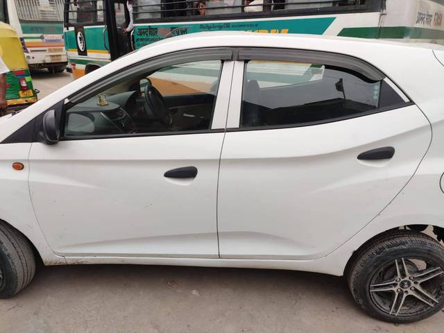 https://images10.gaadi.com/usedcar_image/4592330/original/processed_32cf0066-4ec6-45f3-9932-674b47c24b37.jpg?imwidth=6402