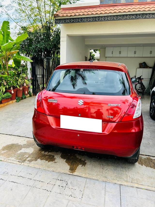 https://images10.gaadi.com/usedcar_image/4592336/original/processed_e82a59c0-f7b7-46f8-a3be-c16d94656f0e.jpg?imwidth=6401