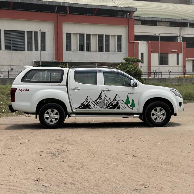 https://images10.gaadi.com/usedcar_image/4592359/original/processed_1ea8660aabc34e024c30cde4940f96c3.jpg?imwidth=6401