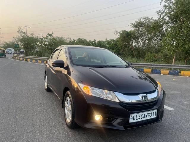 https://images10.gaadi.com/usedcar_image/4592365/original/processed_a17497089de9b820e36333c91fbce02e.jpg?imwidth=6400
