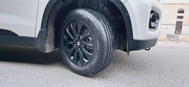 https://images10.gaadi.com/usedcar_image/4592366/original/processed_160431fd439f9bc8945241b4860b8ea5.jpg?imwidth=6402