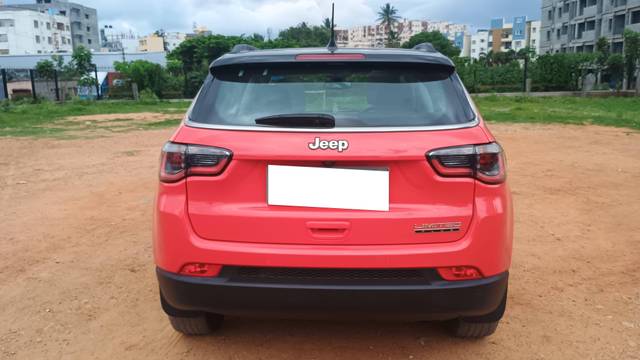 https://images10.gaadi.com/usedcar_image/4592386/original/processed_561a84910d6e8f7ca571b96a50bd9a00.jpg?imwidth=6402