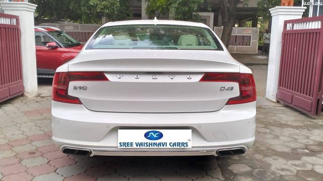 https://images10.gaadi.com/usedcar_image/4592398/original/processed_abc57ac73a4236db1b43a37eaad61302.jpg?imwidth=6402