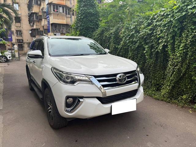https://images10.gaadi.com/usedcar_image/4592401/original/processed_0ff2fef6f5ca22e94270058795afe32a.jpeg?imwidth=6401