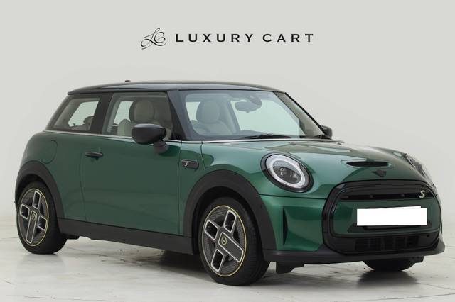 https://images10.gaadi.com/usedcar_image/4592409/original/processed_6d25501a7b6a23c62cfd5b3ef60349a9.jpg?imwidth=6400