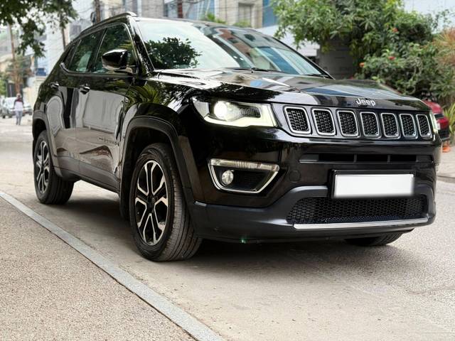 https://images10.gaadi.com/usedcar_image/4592417/original/processed_5a0852f4-938d-4cb8-8f6c-a16d262f0743.jpg?imwidth=6400