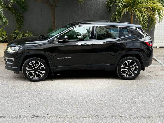 https://images10.gaadi.com/usedcar_image/4592417/original/processed_9035e958-7619-4237-972b-4da6a3f384b7.jpg?imwidth=6402