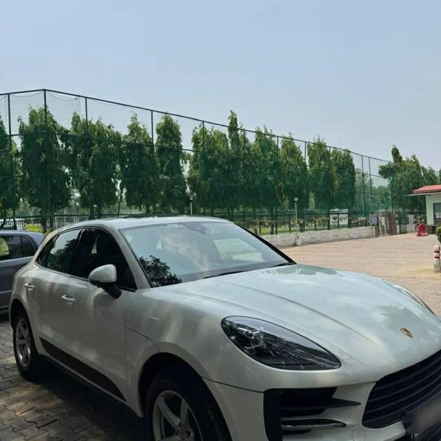 https://images10.gaadi.com/usedcar_image/4592427/original/9642d5c35995cbb7b091f6a6e6b23145.jpg?imwidth=6400