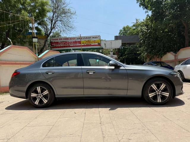 https://images10.gaadi.com/usedcar_image/4592429/original/processed_ea61a6dc23343e0b8b0374a796710d8a.jpg?imwidth=6401