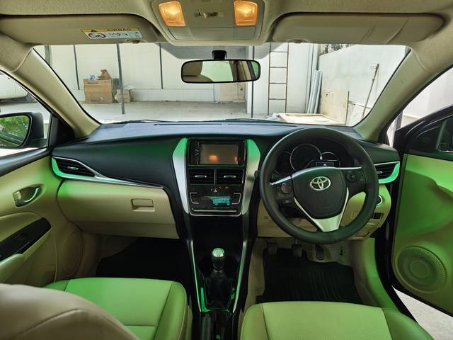 https://images10.gaadi.com/usedcar_image/4592453/original/2321c7fc-be98-4ca3-a86a-b2a1a64b598f.jpg?imwidth=6402